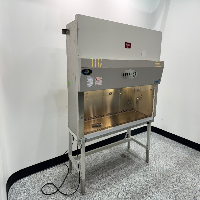 Nuaire LabGard ES 6' BioSafety Cabinet image 0